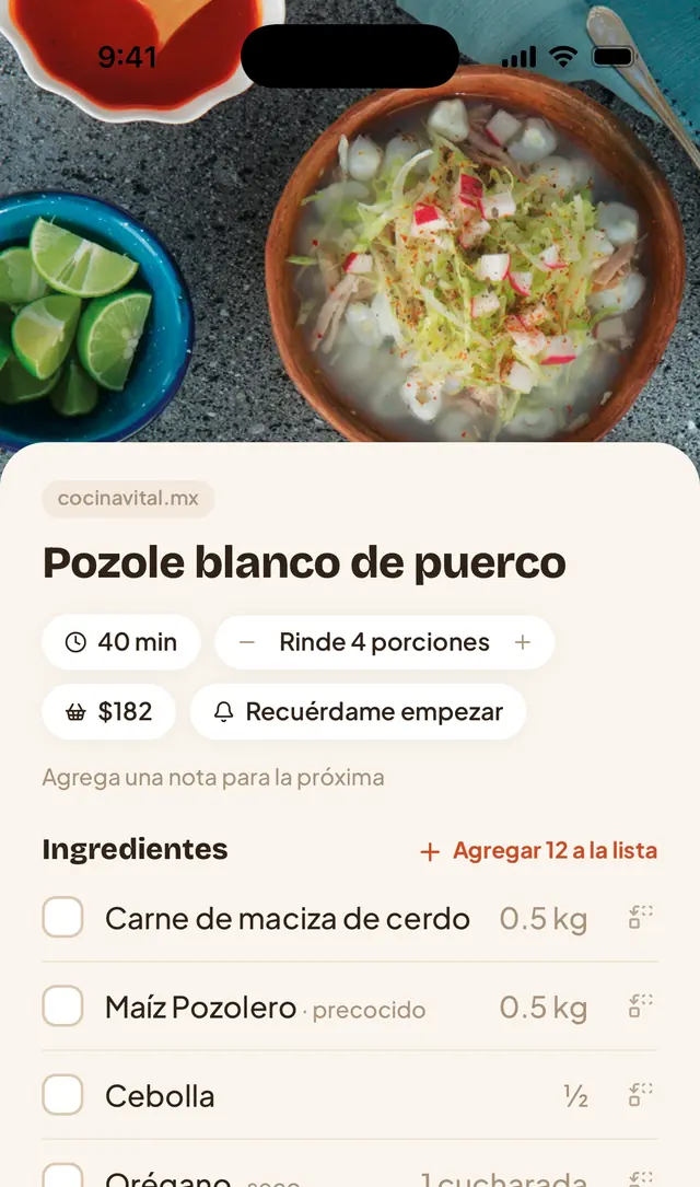 Appetit en iPhone: un pozole blanco de Cocina Vital como una tarjeta limpia, con tiempo, porciones, costo en el súper e ingredientes